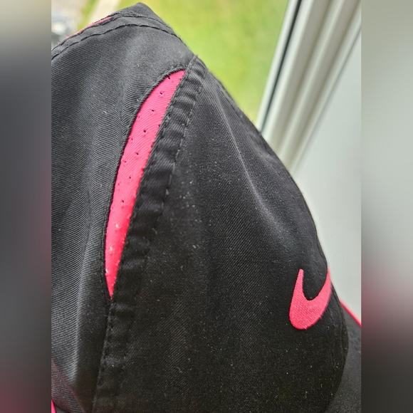 Nike black and pink featherlight dri-fit dri fit hat baseball cap gym o/S youth - Picture 9 of 10